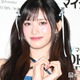 IVEイソ、ミニ丈白ワンピ姿で美脚披露「白ワンピ似合いすぎ」「まるで人形みたい」の声 画像