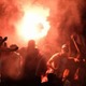爆竹が暴発、サポーターが「手を失う瞬間」が撮影される（閲覧注意） 画像