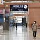 関空ロビー閑散、約8割欠航 画像